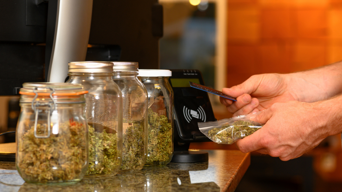 Cannabis Rescheduling: What Retail Agents Need to Know Now Post Image